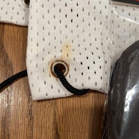 Bundle of Penn State pull string back packs, mask and neck gaiter - Picture 9 of 9